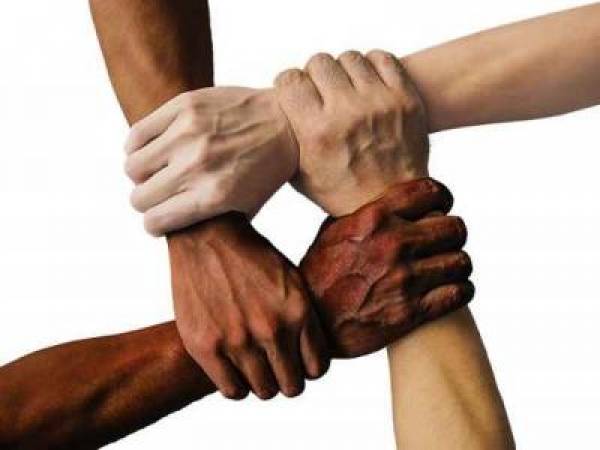 Relações étnico-raciais no espaço escolar 
